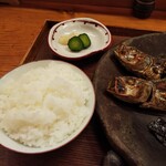 赤坂とゝや魚新 - 飯&お新香。ご飯はお代わり可能。