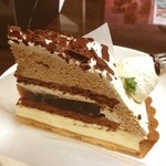 スミィーツカフェ - カプチーノケーキ♪
            コーヒーゼリーとココア生地がマッチング♪