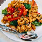 老辺餃子舘 新宿本店 - 鶏のカシューナッツ炒め　1480円