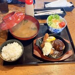 手作りの洋食屋さん 里 - 魚フライ＆ハンバーグ単品税込９６０円（プラスで御飯、味噌汁、サラダを付けました。すいません価格は忘れてしまいました。）