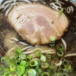 熊本らーめん 育元 滑川本店 - 「熊本ラーメン」（700円）のアップ