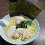 Yokohama Ie Keira-Men Konshinya - 魂心ラーメン