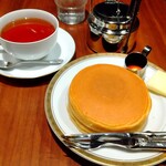 Maru Fuku Ko Hi Ten - モーニングC(ホットケーキ＋メイプルシロップ・紅茶)￥７２０