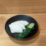 鳥megu - お通しはお新香