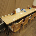 Izakaya Ten - カウンター席とテーブル席が有ります♪