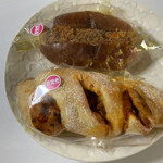 エレナ - 料理写真:2個のパン購入は激辛