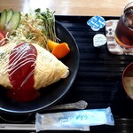 Kouhii Kizoku - オムライス(850円也) ボリューミーなオムライスにアイスコーヒーまでついてまぁす♪