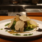 IZA - 鮑とサマートリュフのサラダ