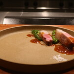 IZA - イノブタのソテー シェリービネガーソース