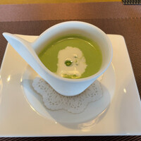 ジャンティーユ - えんどう豆の冷製スープ