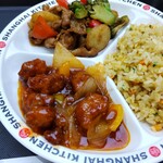 上海キッチン - 2メインプレート（フライドライス、モンゴリアンポークと広東酢豚）