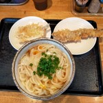 情熱うどん わらく - 釜玉 大、きす天、とり天