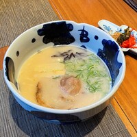 九州の旬 博多廊 大阪店 - とんこつラーメン（880円）