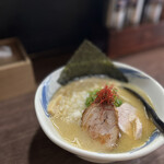 我流麺舞 飛燕 - 魚介鶏塩白湯 870円