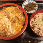 そば処 かんのや - カツ丼にはミニ冷やしそば付