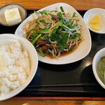 泰山 - ニラレバ炒め定食