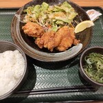 Hanamaru Udonsemba Shinsaibashisuji - 鶏唐揚げ定食　590円　唐揚げは3個にしました