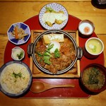 和食居酒屋 咲くら - 牛すき煮豆腐(1,200円)