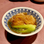中華Aoki - フカヒレ姿煮込み 濃厚醤油白湯 オンザライス