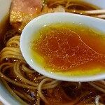 おだし香る自家製麺 弦乃月 - スープ