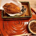 馬車道 大かわ - 岩牡蠣フライ