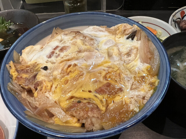 うな玉丼、はじめましてです。』by あきら先輩1120 : うなぎ小鐵 うな玉丼、はじめましてです。』by あきら先輩1120 : うなぎ小鐵