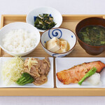 銀鮭西京焼きと豚の生姜焼き定食