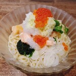 きりん食堂 - いくら、サーモン、かき氷、大根おろし、三つ葉、　生のり、ネギ、メンマ