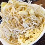 伝家 - ガッツリラーメン（中盛）＋野菜ニンニク
