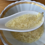 Soshuu - 海老の揚げ物マヨネーズアーモンドソース風味ランチ（税込 1,650円）評価＝◎：玉子スープ