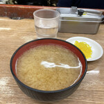 豊野丼 - 味噌汁はしじみたっぷりのしじみ汁