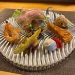 柚 クッチーナナチュラーレ - 料理写真:前菜の盛り合わせ　手前の揚げ物は花ズッキーニ