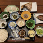 旅荘 みなと - 朝食全景