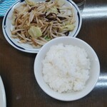 みろく家 - ハーフ野菜炒めとごはん