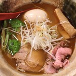 Yaki Ago Shio Ramen Takahashi - 味玉入りの焼きあご塩らー麺(970円)