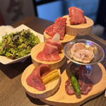 和牛放題の殿堂 宇田川町 肉屋横丁 - 最初のお肉