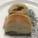 パン工房 ティアラ - サービスの塩バターパン