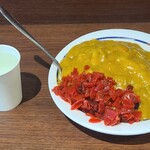 名物 万代そば - 名物のカレー　お水はセルフ