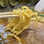 よこはま軒 - 『よこはまとんこつラーメン(醤油)』の麺