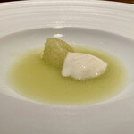 蒼 - 天使音マスクメロンのスープ
      あまねマスクメロンは静岡が誇る完熟メロンの王様です♪
      糖度の高さは言うまでもなく、皮際から中心部までの甘さのバラツキを少なくしているのが大きな特徴です。
      美味しすぎます！