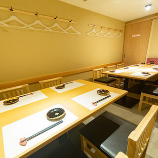 The calm space is perfect for a variety of occasions, such as after work or farewell parties.