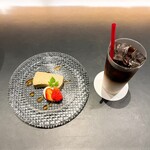 Pafe Ko Hi Sakesa Saki - 本日のケーキ / 冷たいカフェオレ