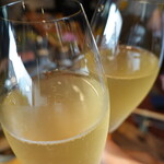 ル クーリュズ - ペアリングのアップルシールドで乾杯♪