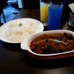 81 - 豚挽肉となすのカレー＆ソフトドリンク（ライス大盛）