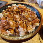 Sumibiyakiniku Shokujin En - コースのホルモンと鶏肉