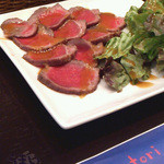 Matori - 牛肉のたたき特製ジンジャーソースで　700円」
                      