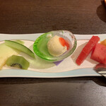 こうの湯 - 甘味：小国ジャージーバニラアイス　季節の果物