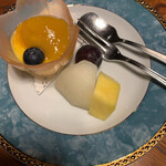 ホテル竜宮 - マンゴープリンと季節の果物