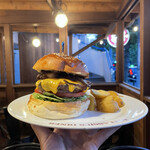 エーエス クラシックス ダイナー - 『Wベーコンチーズバーガー¥1,850』 『ハイネケン¥660』