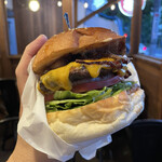 エーエス クラシックス ダイナー - 『Wベーコンチーズバーガー¥1,850』 『ハイネケン¥660』